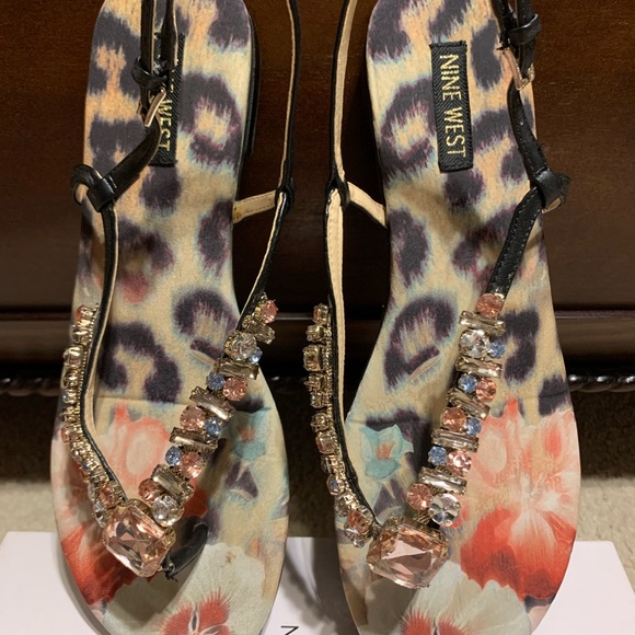 EUC Nine West embellished sandals - size 10.5m - Picture 3 of 7